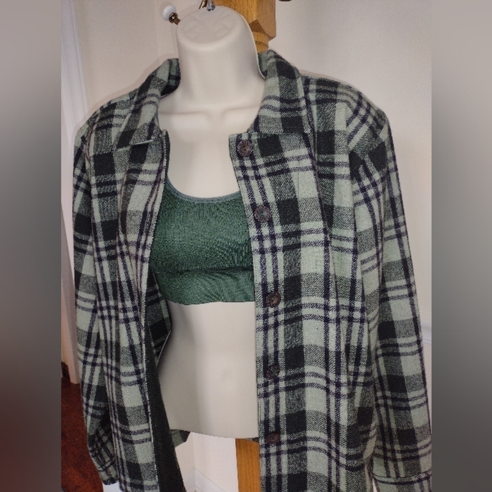 pistachio and evergreen SHACKET Plaid, Flannel, Wool Blend, Boxy,Cropped, size M
